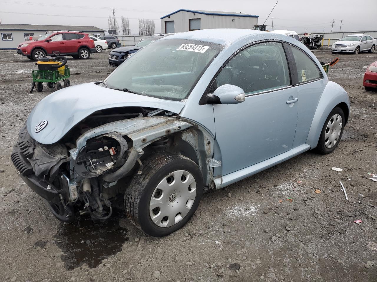 VOLKSWAGEN NEW BEETLE 2010
