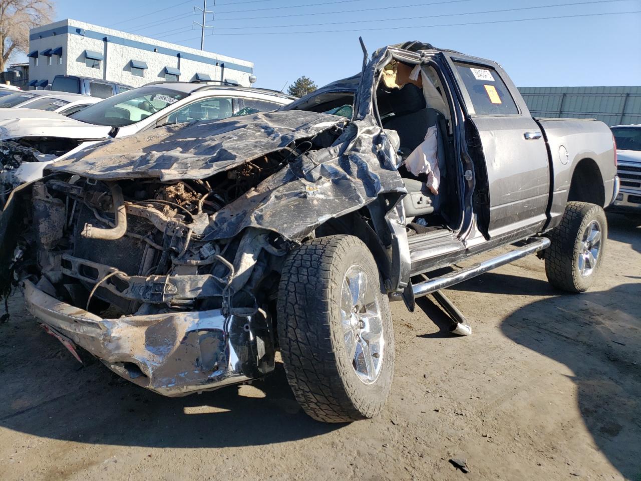 RAM 1500 SLT 2015