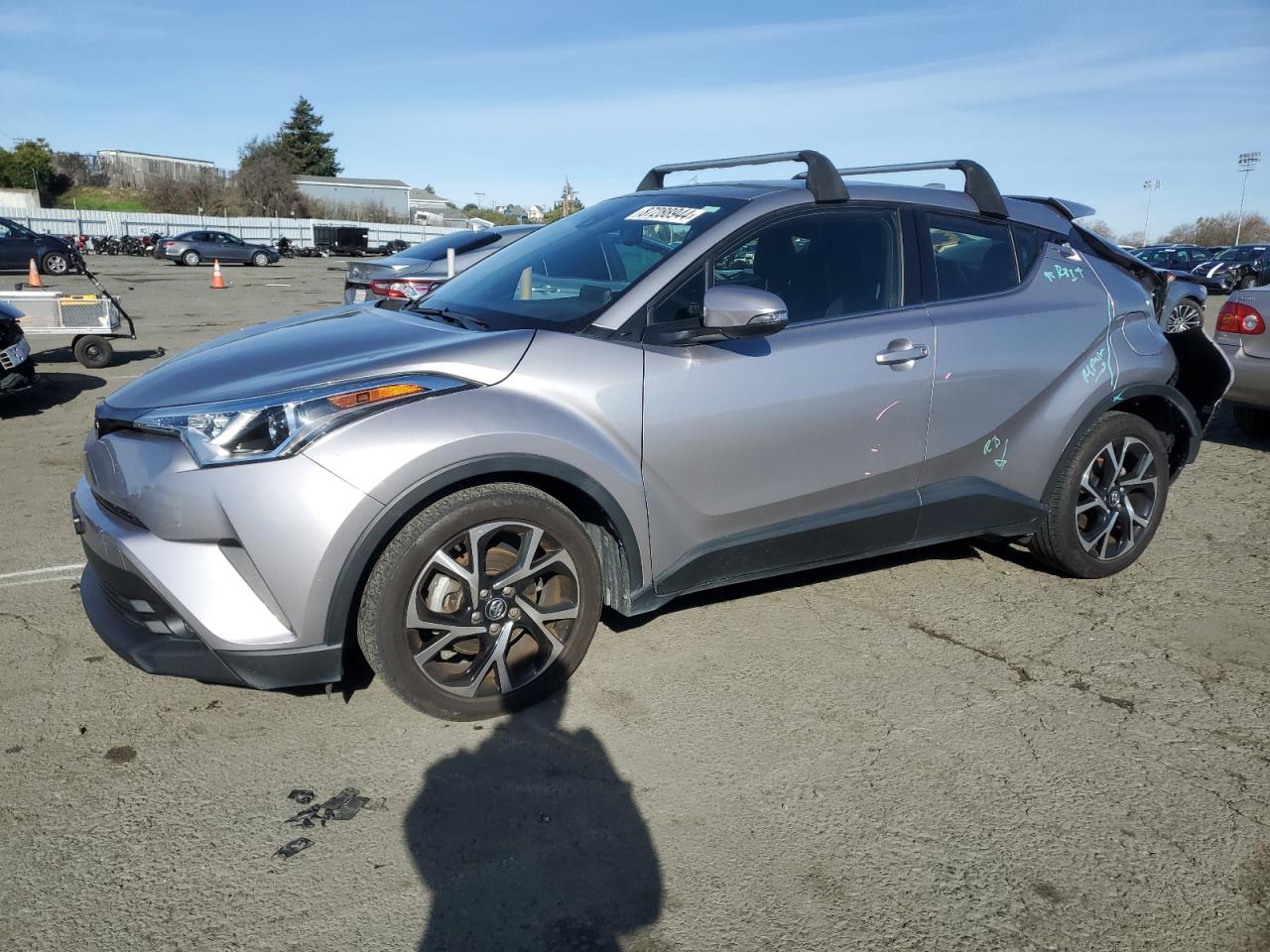 TOYOTA C-HR XLE 2019
