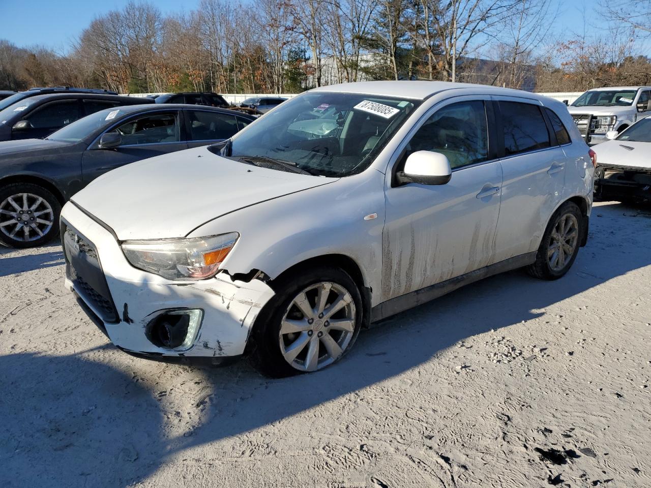 MITSUBISHI OUTLANDER 2015
