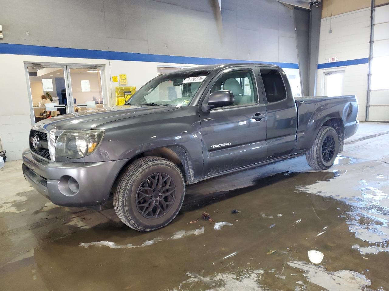 TOYOTA TACOMA ACC 2011
