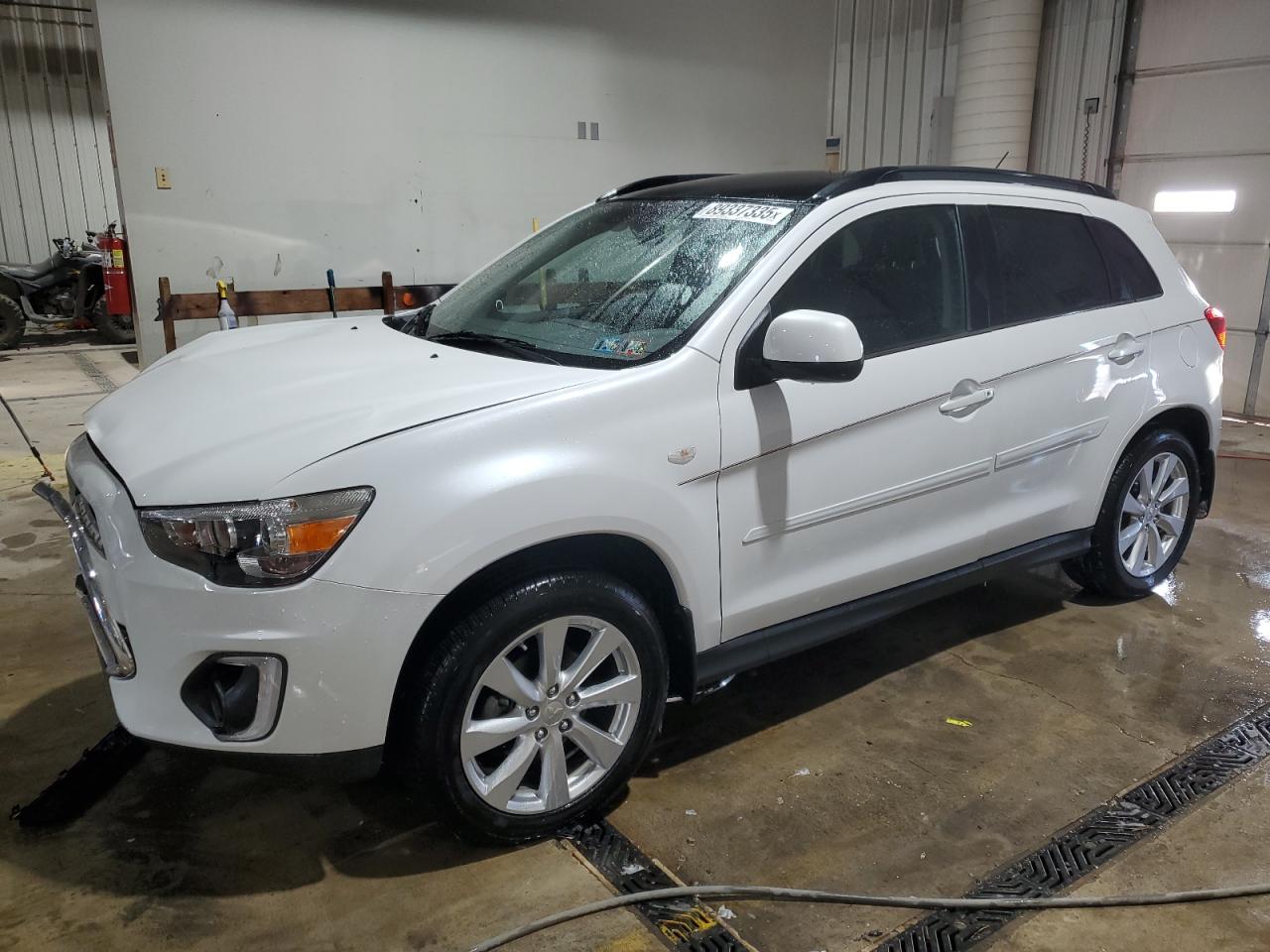 MITSUBISHI OUTLANDER 2015