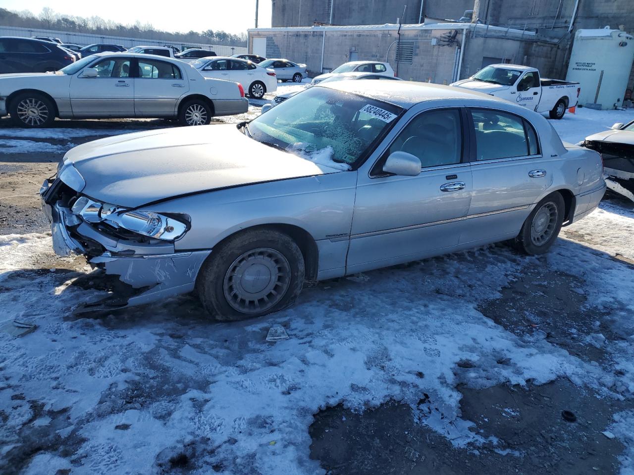 LINCOLN TOWN CAR E 2000