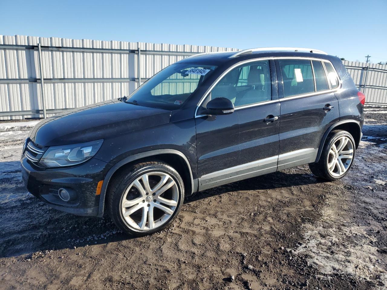 VOLKSWAGEN TIGUAN S 2016