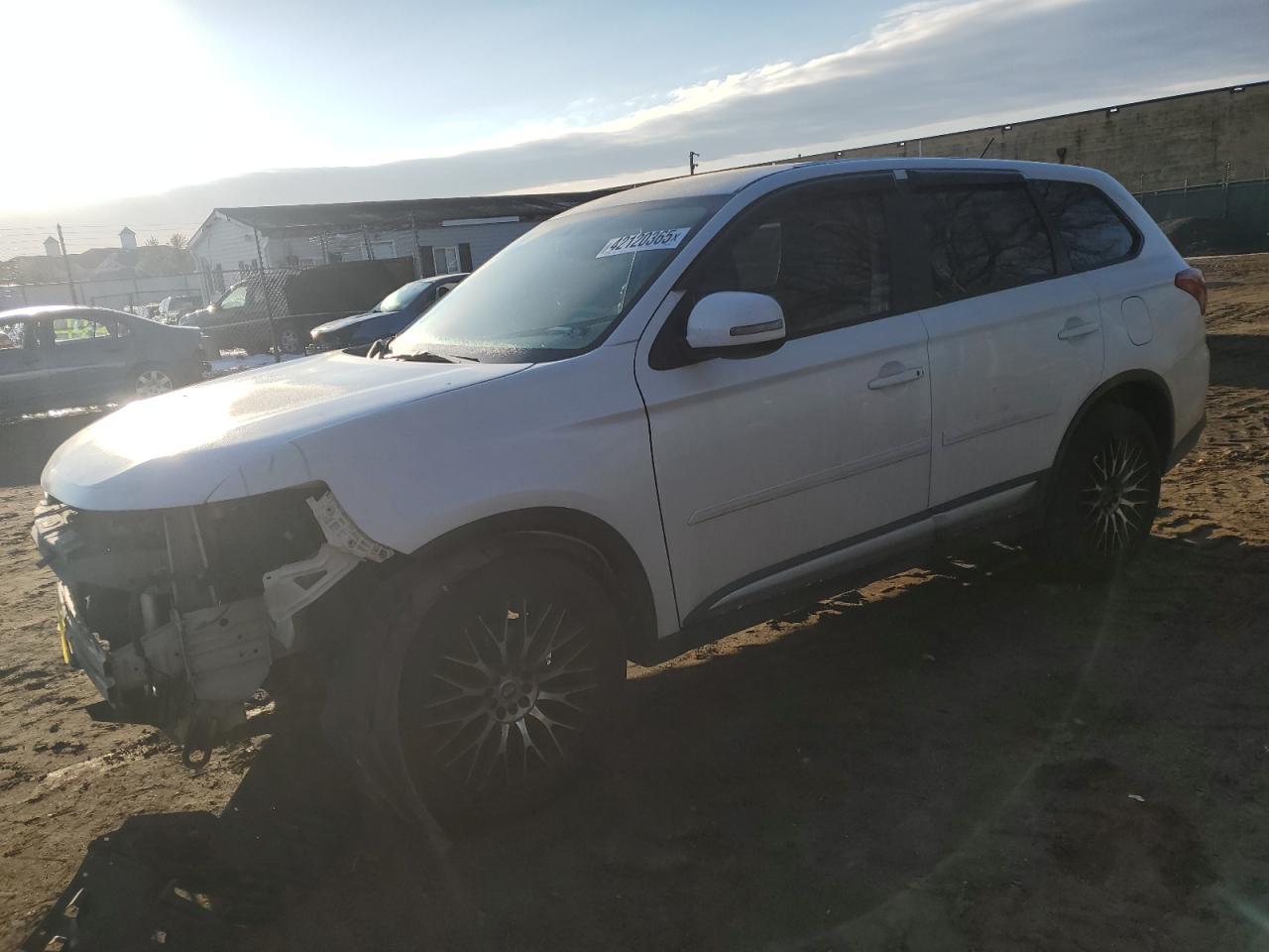 MITSUBISHI OUTLANDER 2016