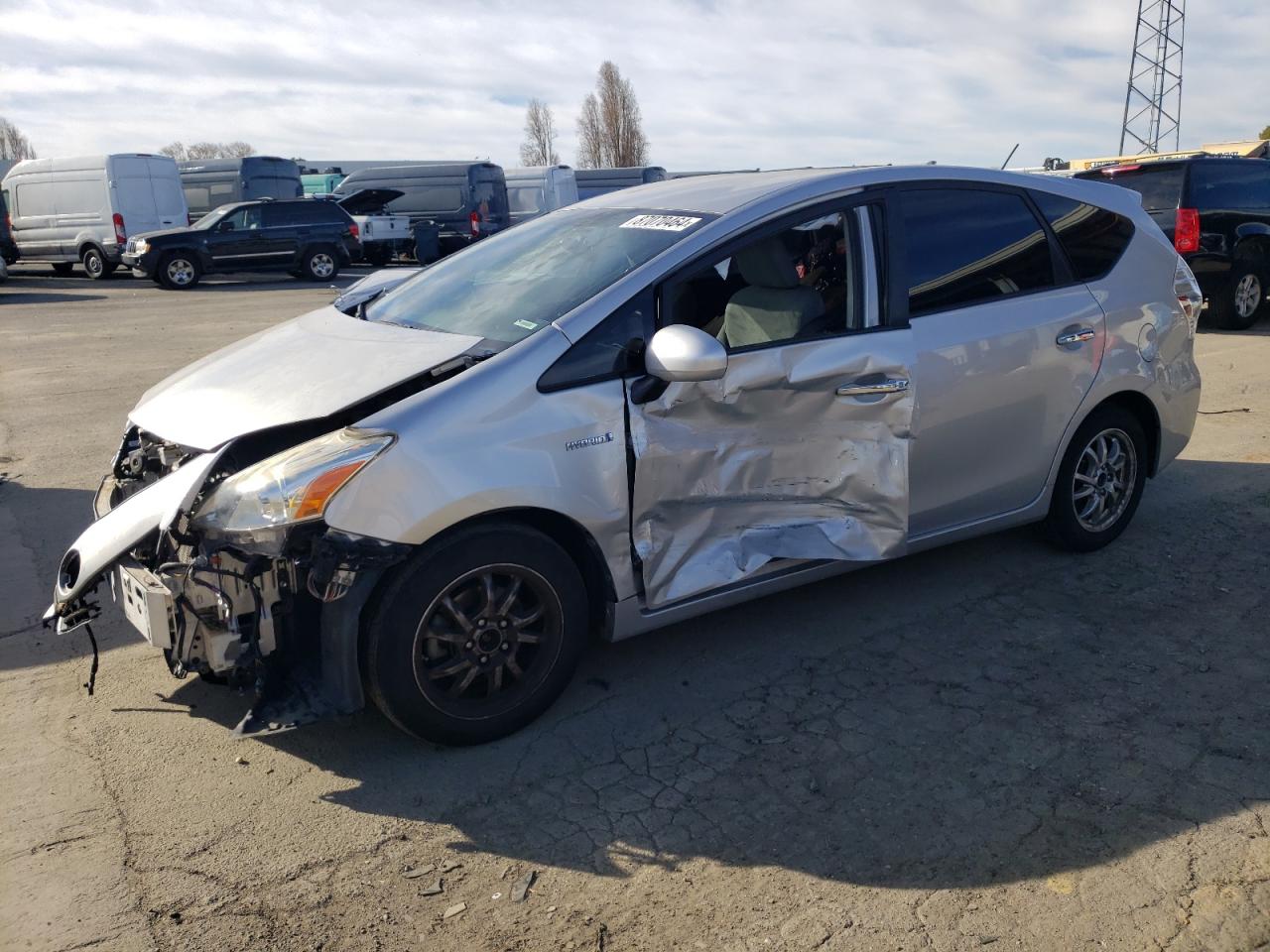 TOYOTA PRIUS V 2014