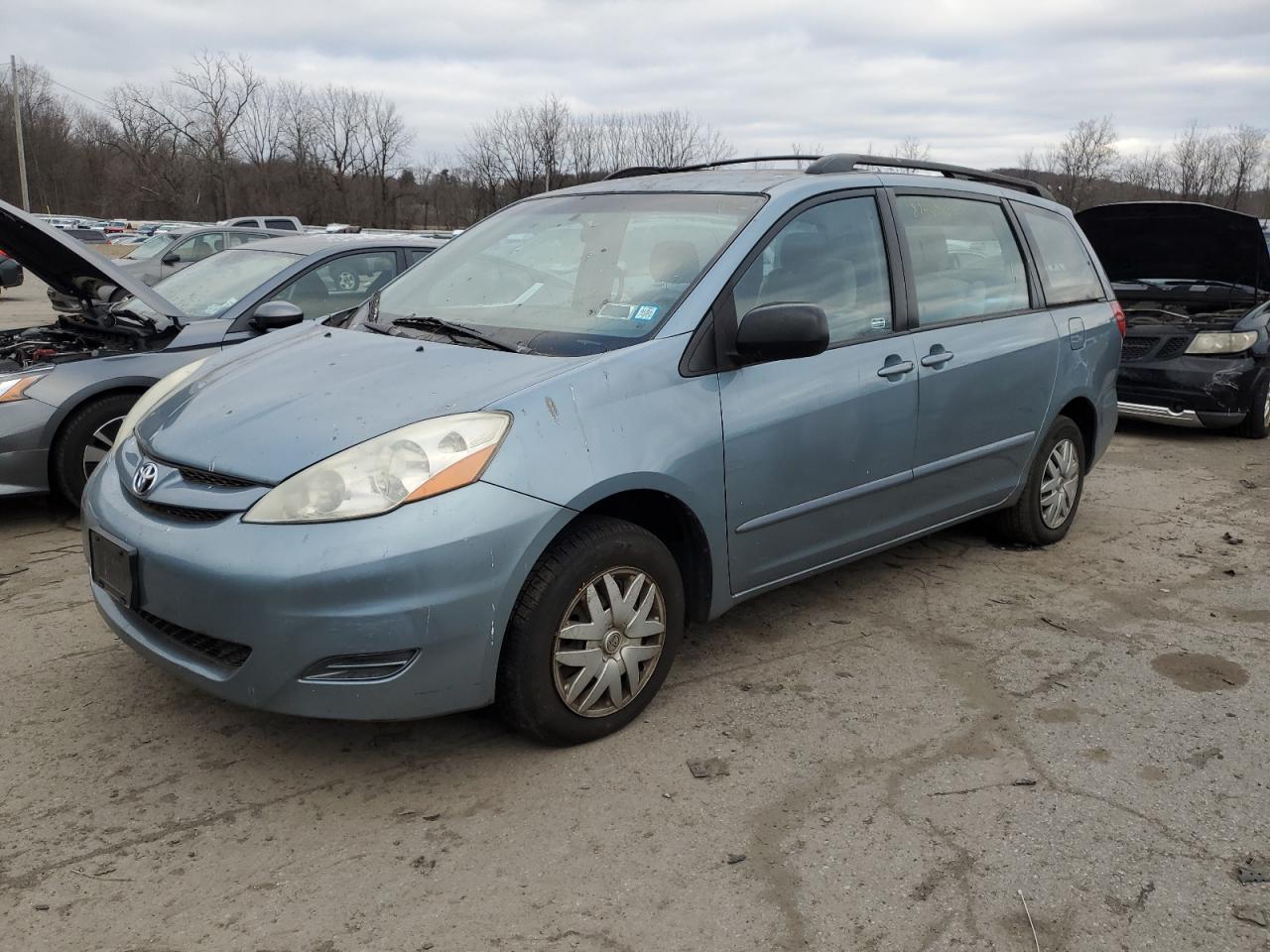 TOYOTA SIENNA CE 2006