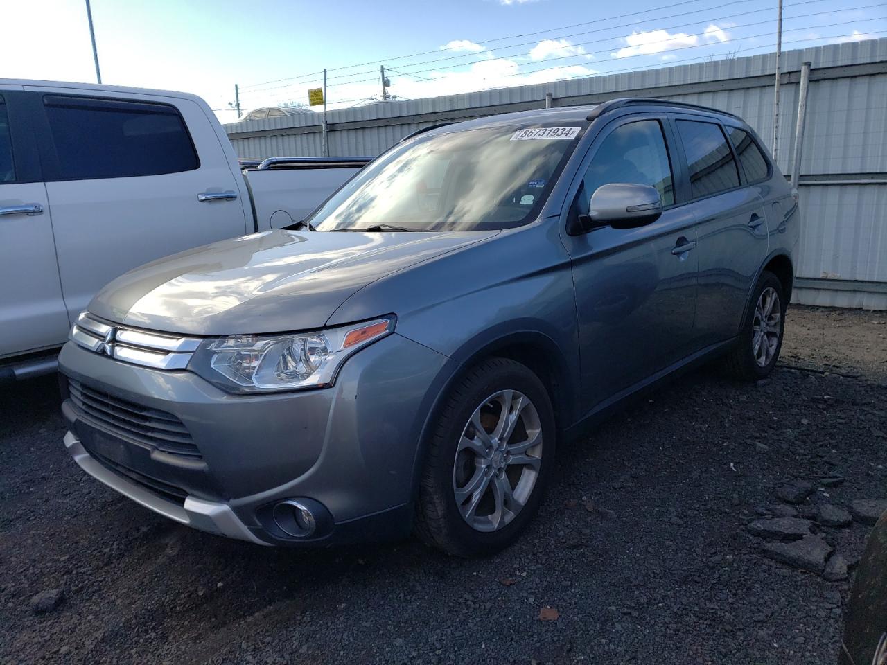 MITSUBISHI OUTLANDER 2015