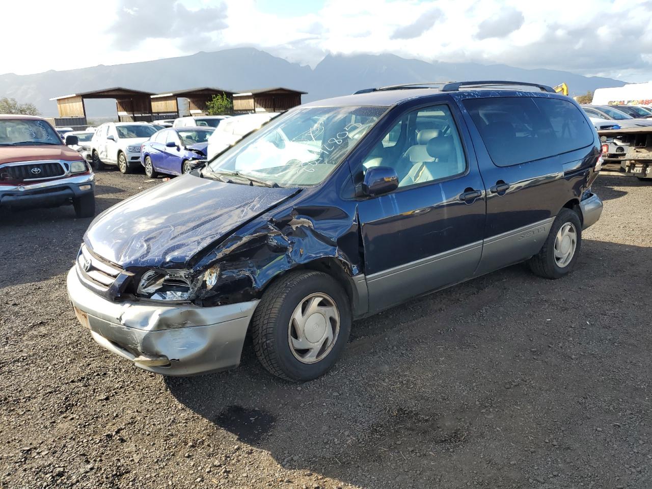 TOYOTA SIENNA LE 2001