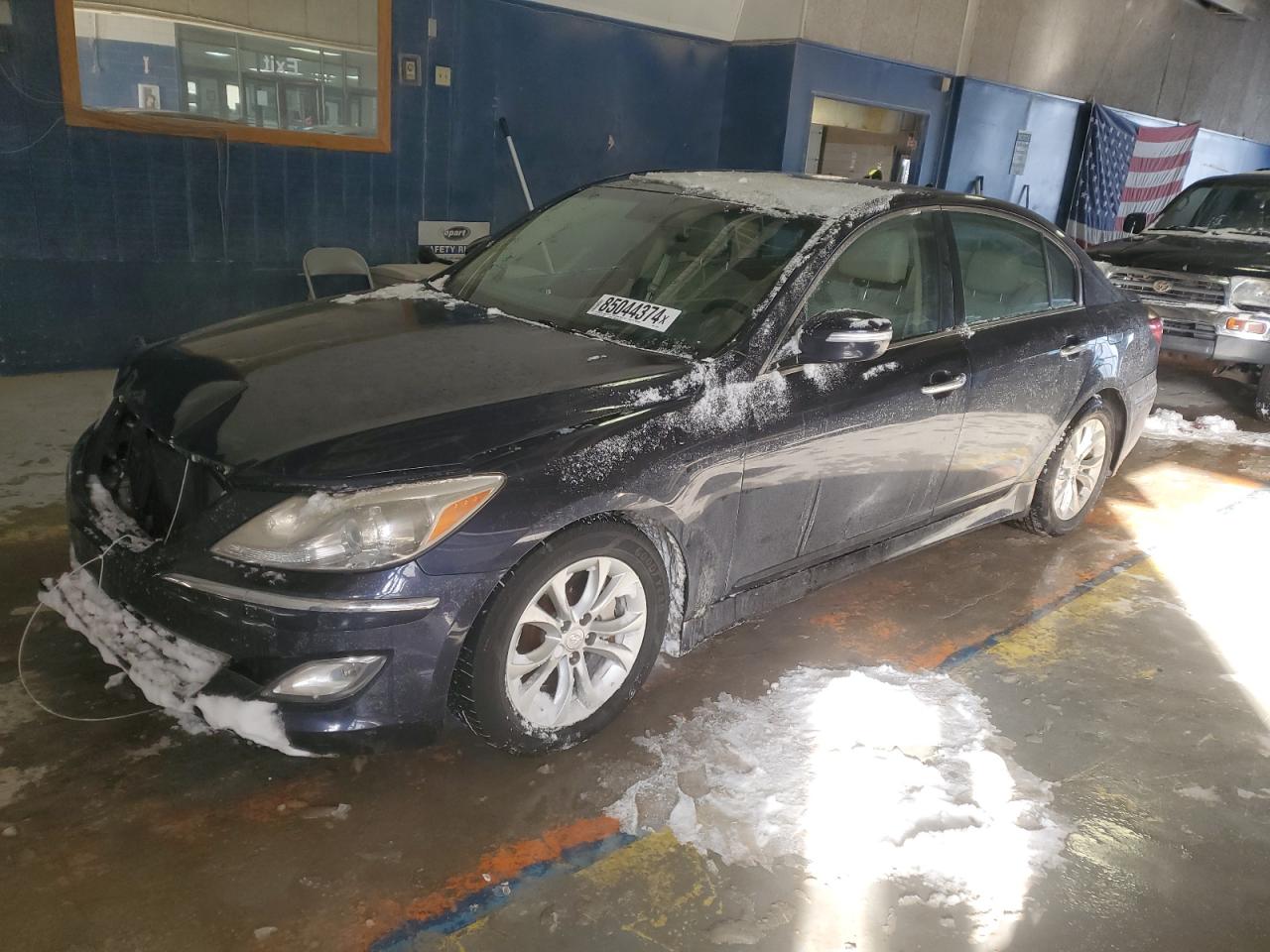 HYUNDAI GENESIS 3. 2013
