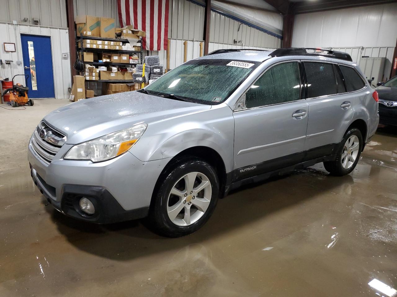 SUBARU OUTBACK 2. 2013