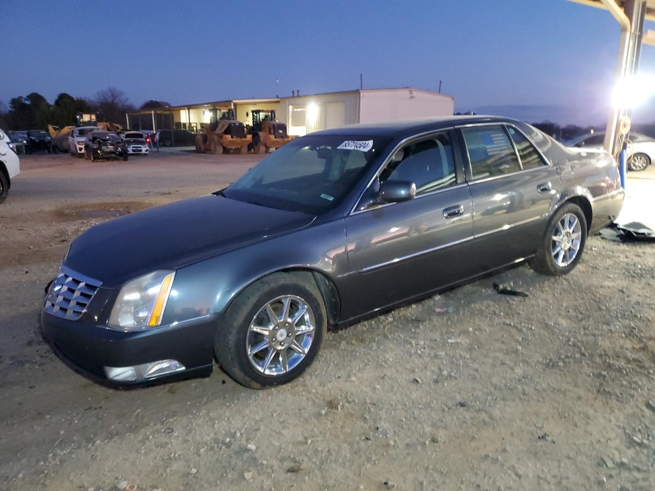 CADILLAC DTS LUXURY 2010
