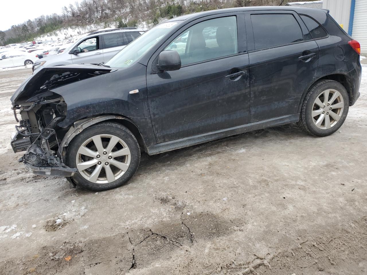 MITSUBISHI OUTLANDER 2015