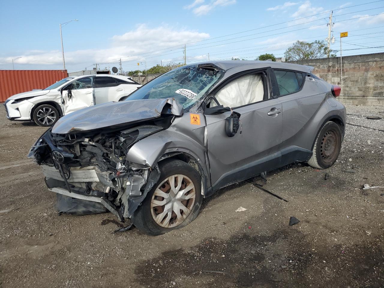 TOYOTA C-HR XLE 2019