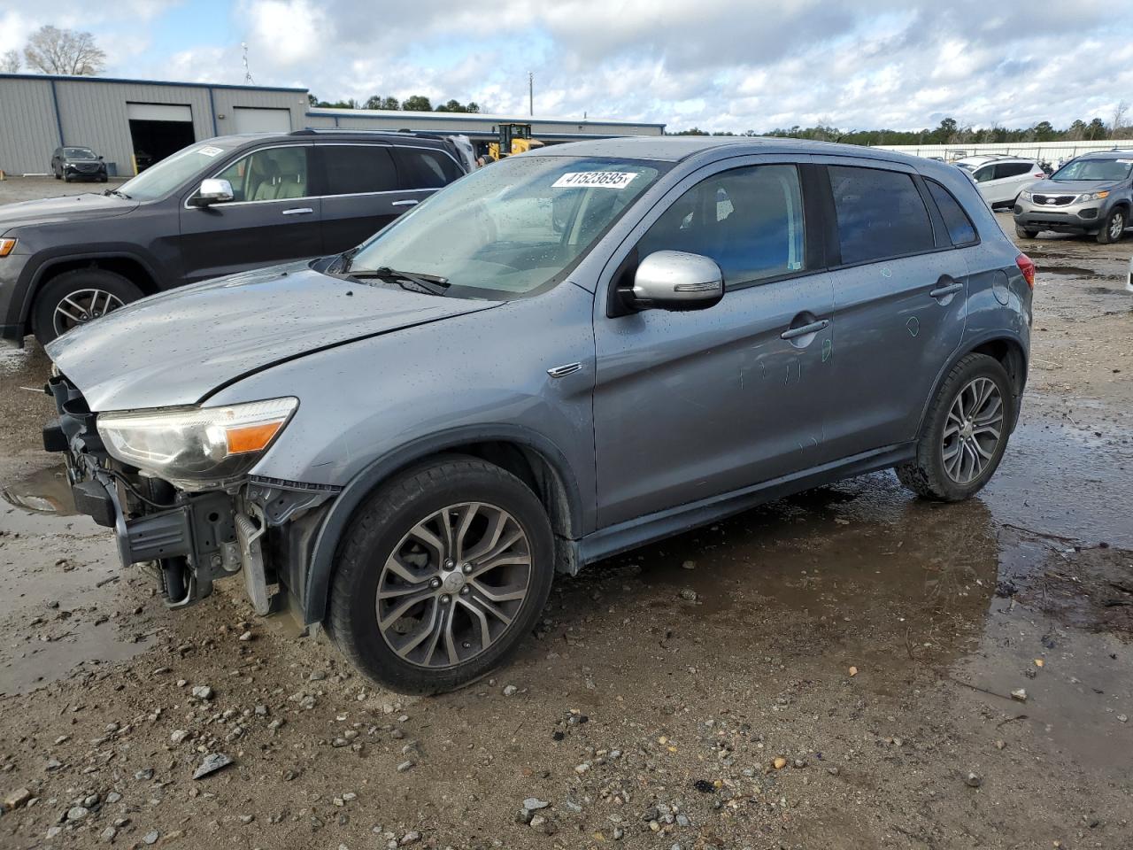 MITSUBISHI OUTLANDER 2016