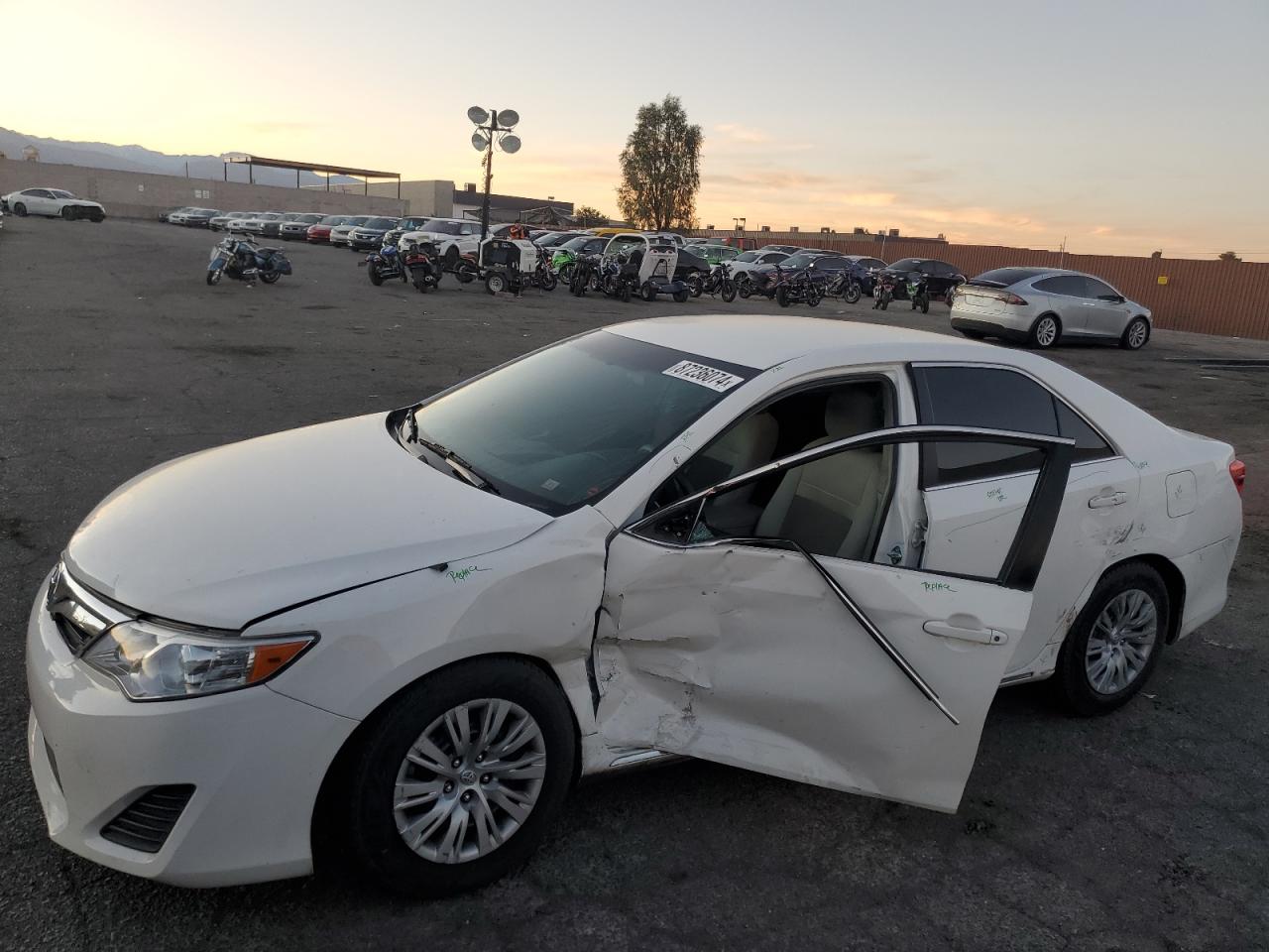 TOYOTA CAMRY BASE 2012