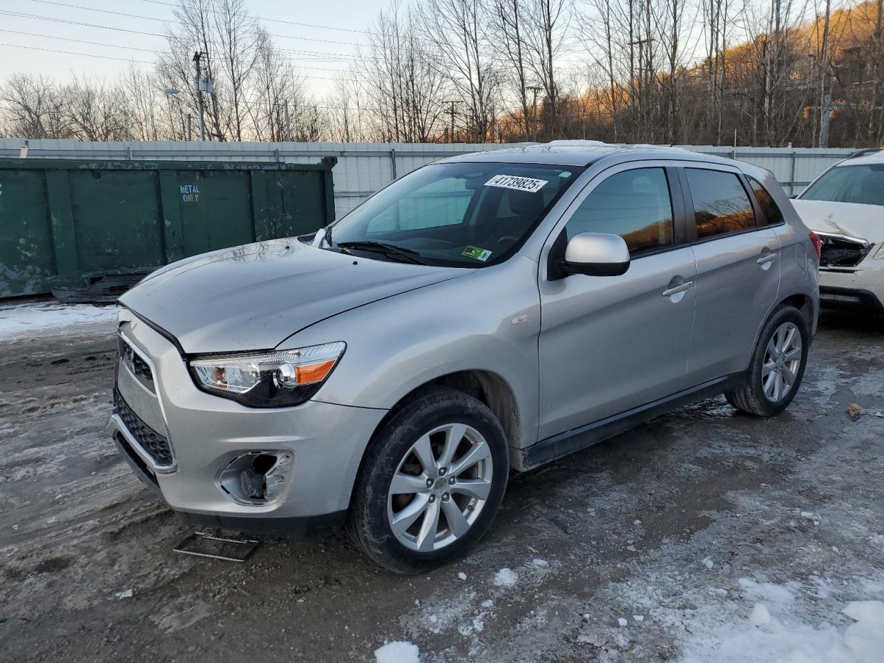 MITSUBISHI OUTLANDER 2015