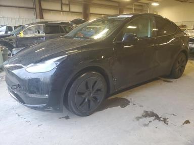 Tesla Model Y 2025