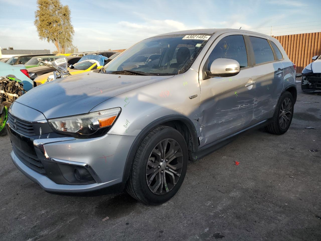 MITSUBISHI OUTLANDER 2016