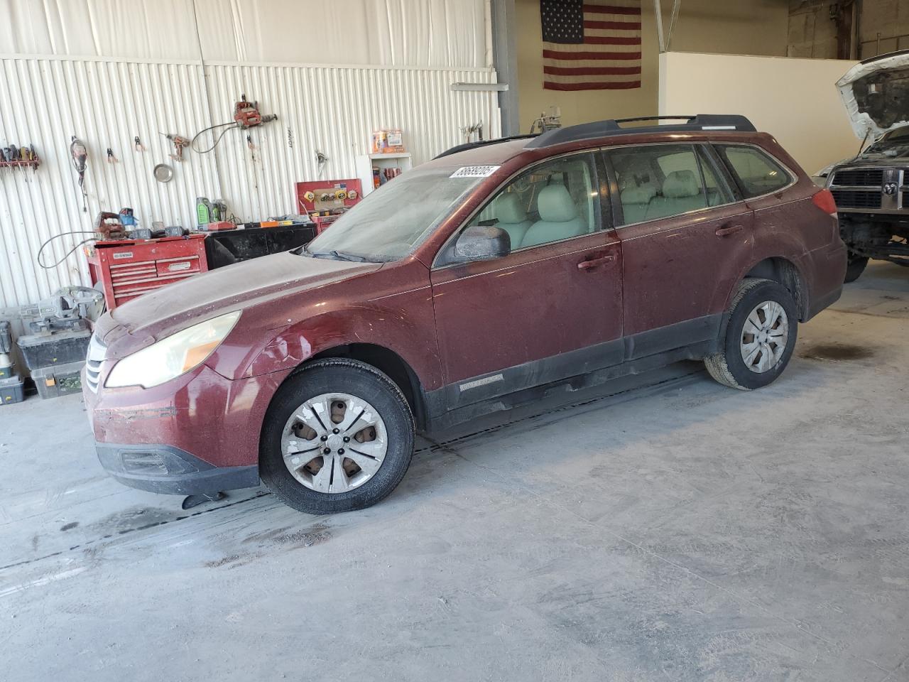 SUBARU OUTBACK 2. 2011
