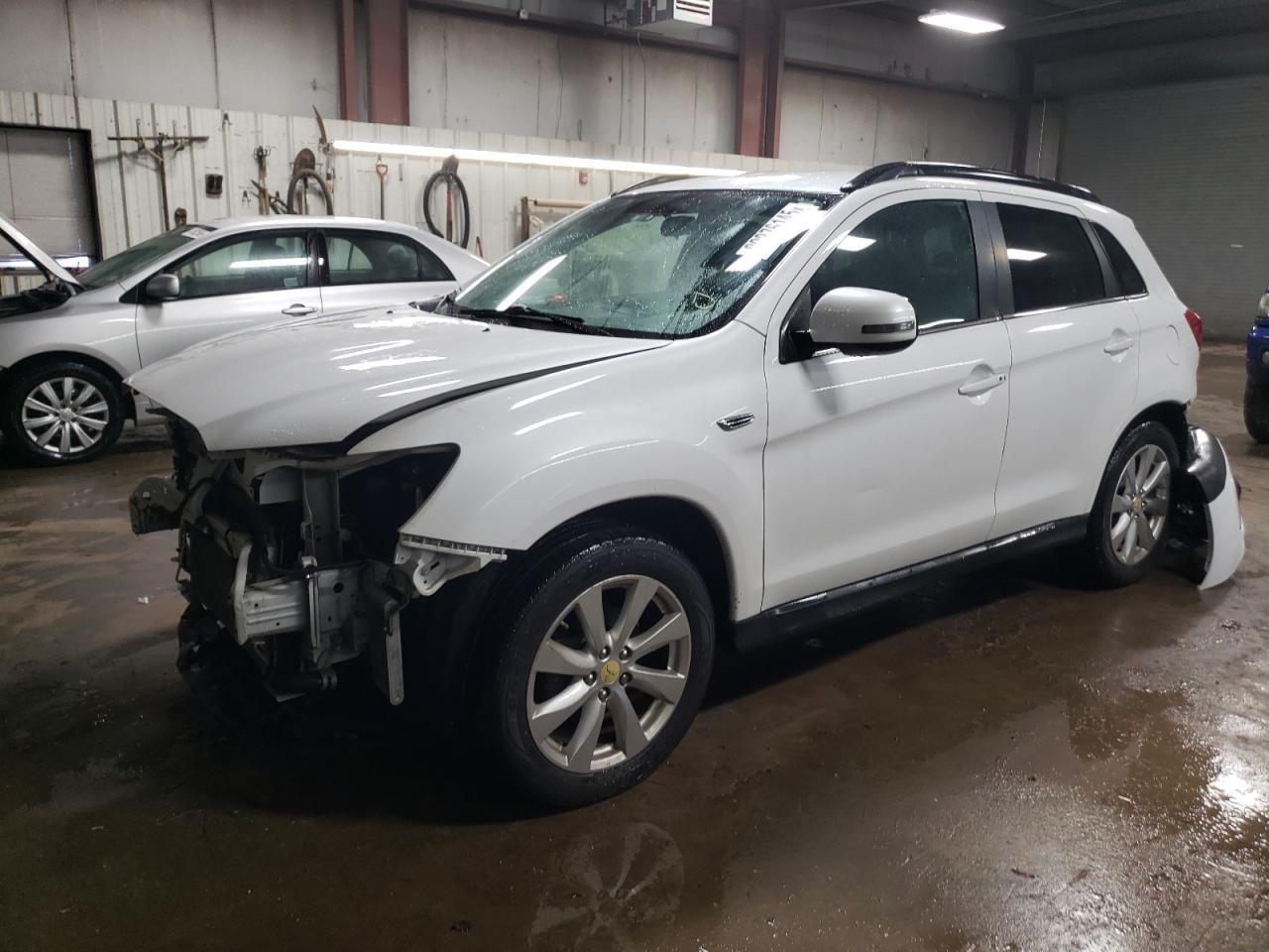 MITSUBISHI OUTLANDER 2015