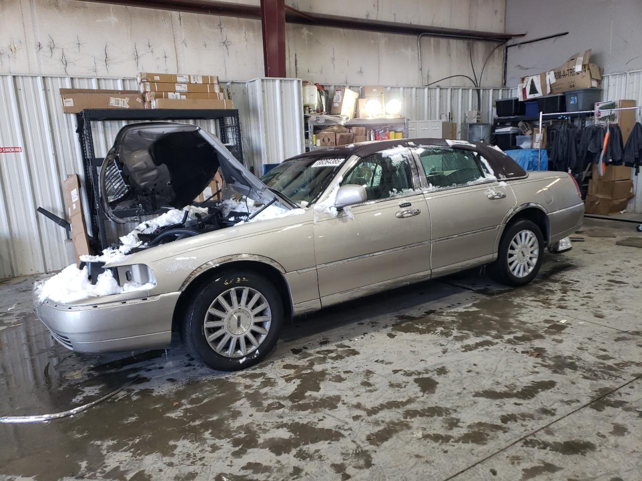 LINCOLN TOWN CAR S 2003