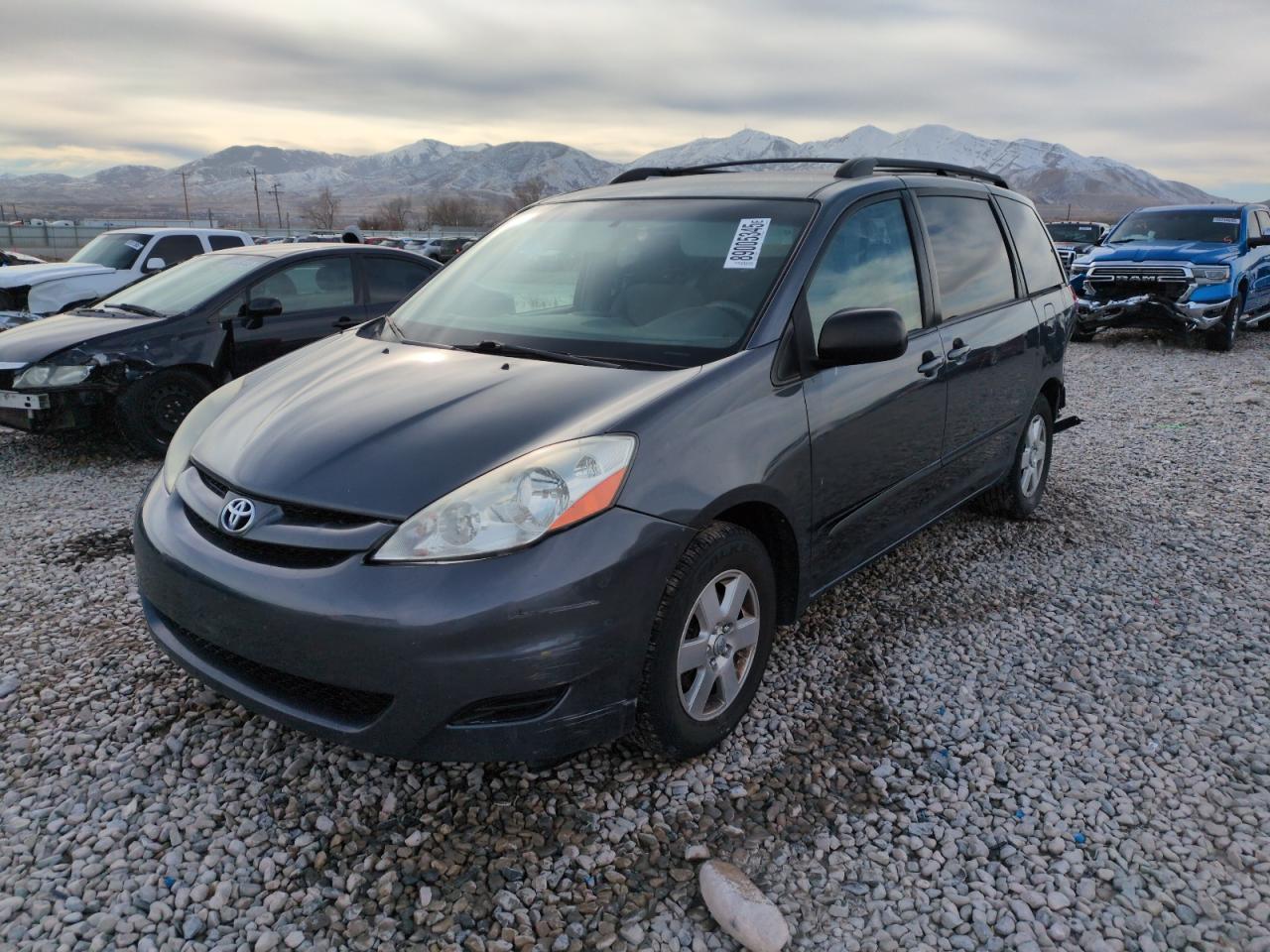 TOYOTA SIENNA CE 2007