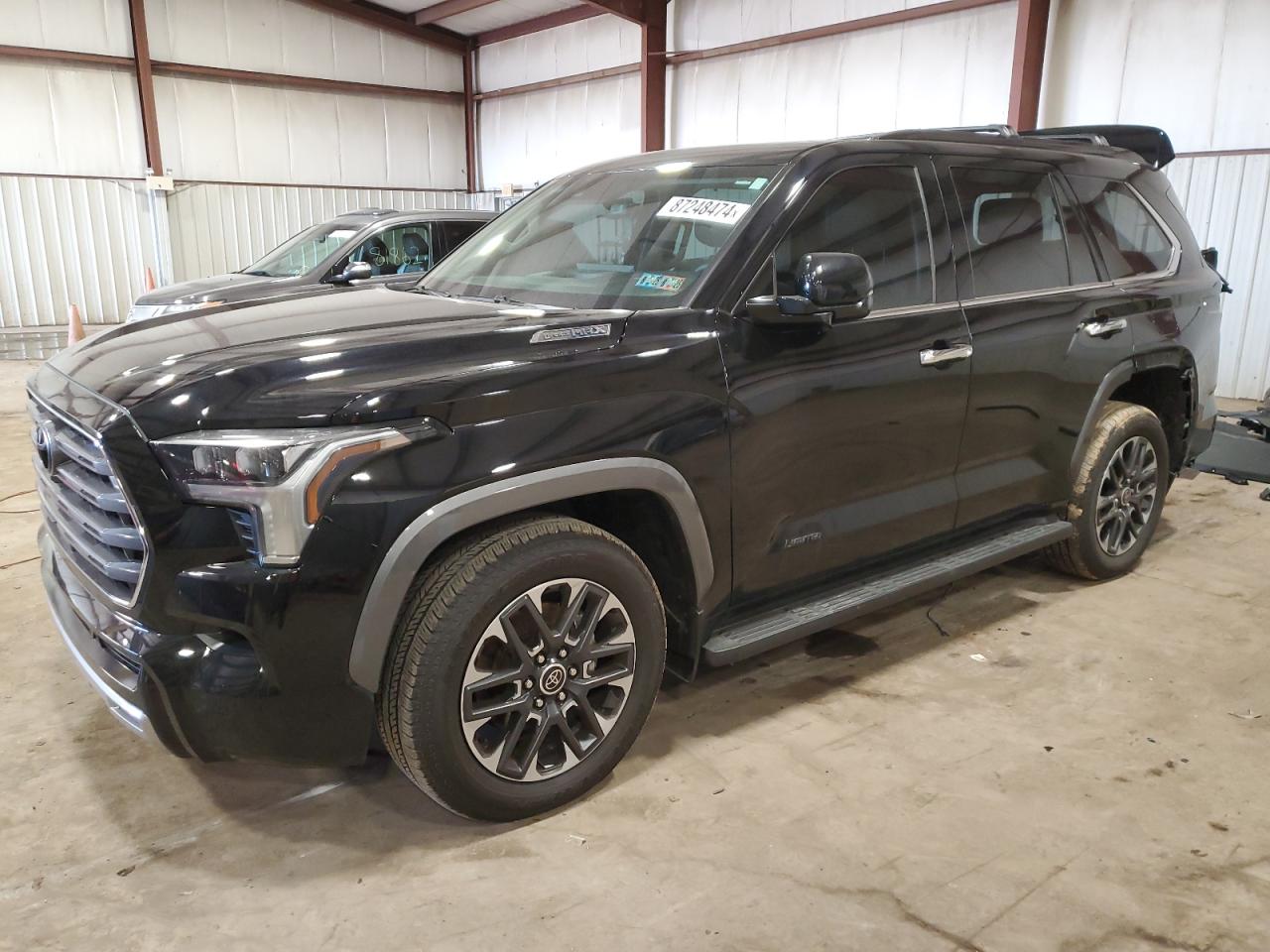 TOYOTA SEQUOIA SR 2023