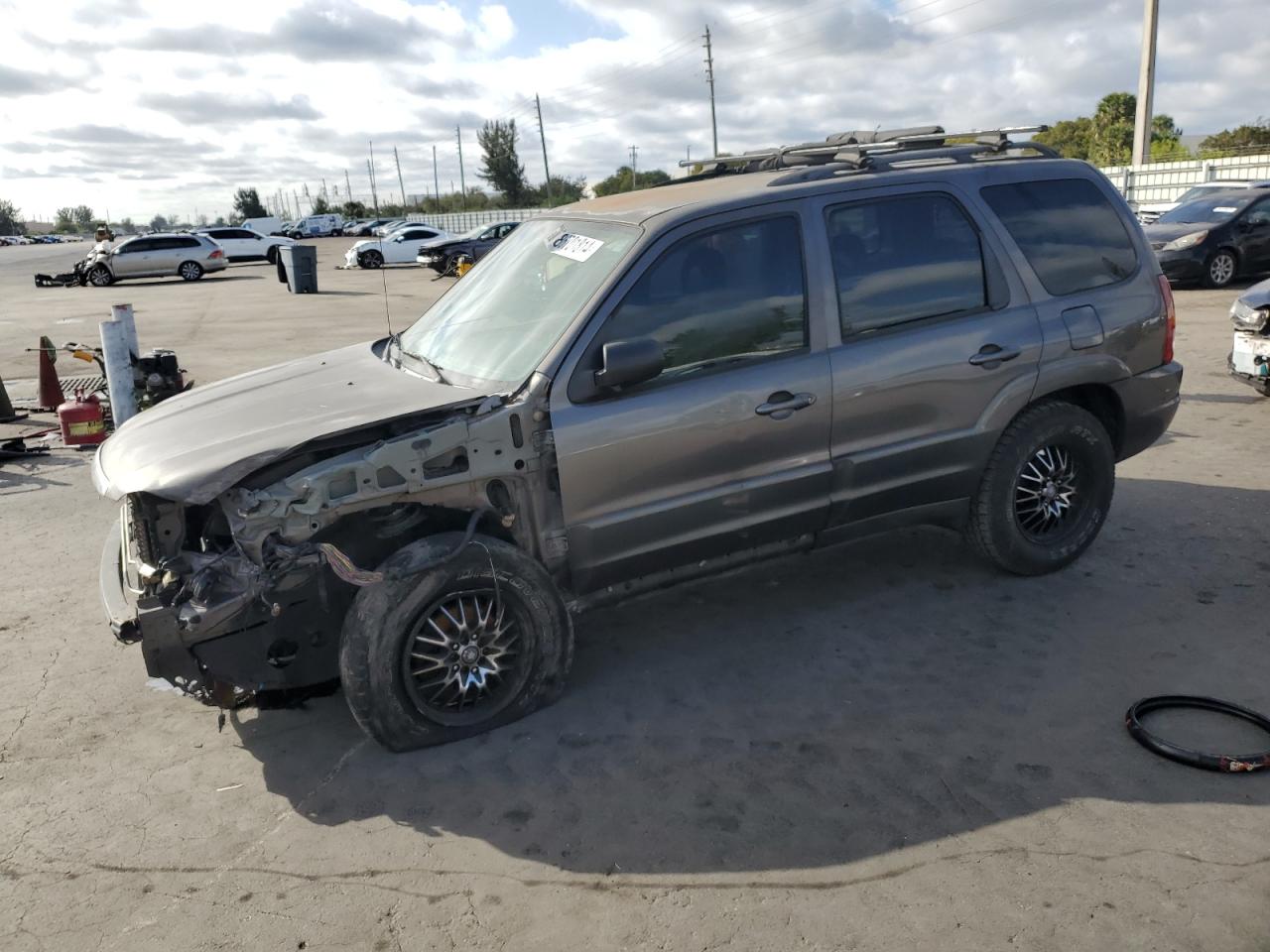 MAZDA TRIBUTE LX 2004