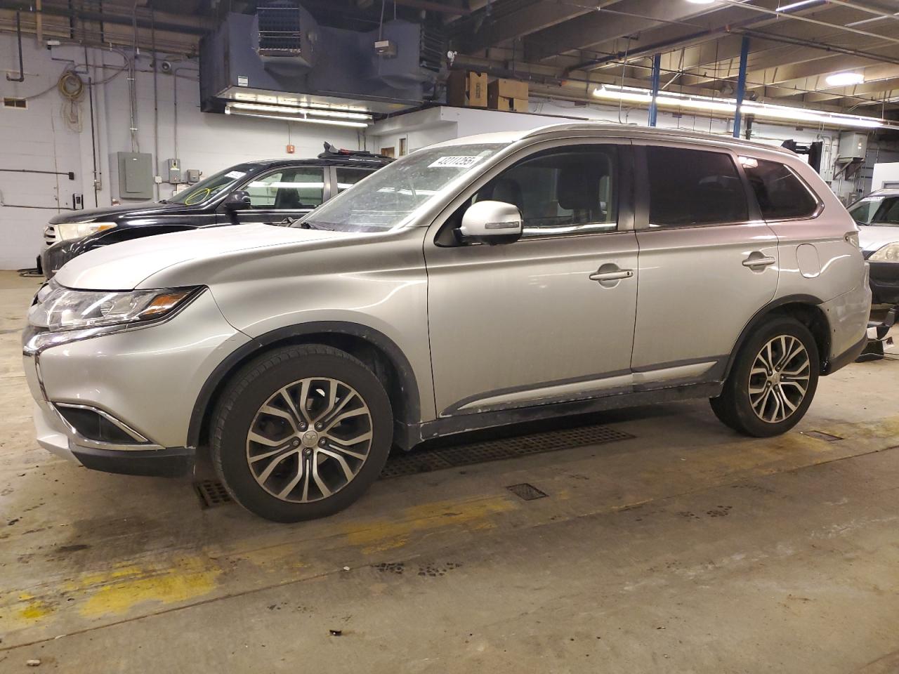 MITSUBISHI OUTLANDER 2018