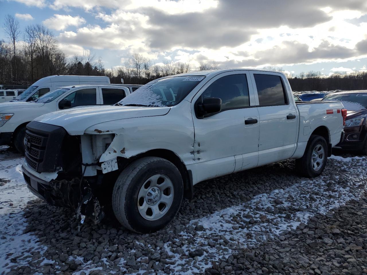 NISSAN TITAN 2022