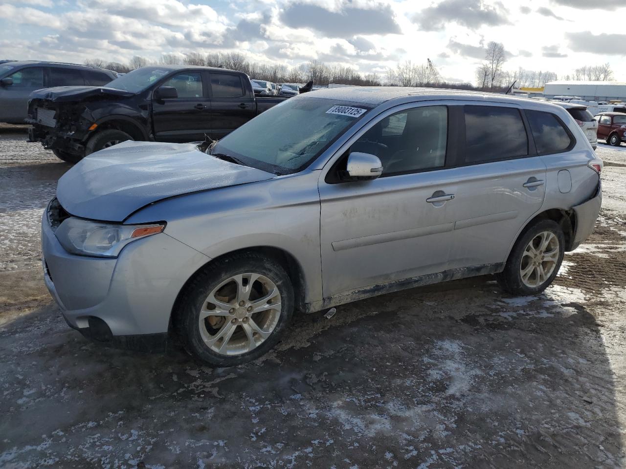 MITSUBISHI OUTLANDER 2014