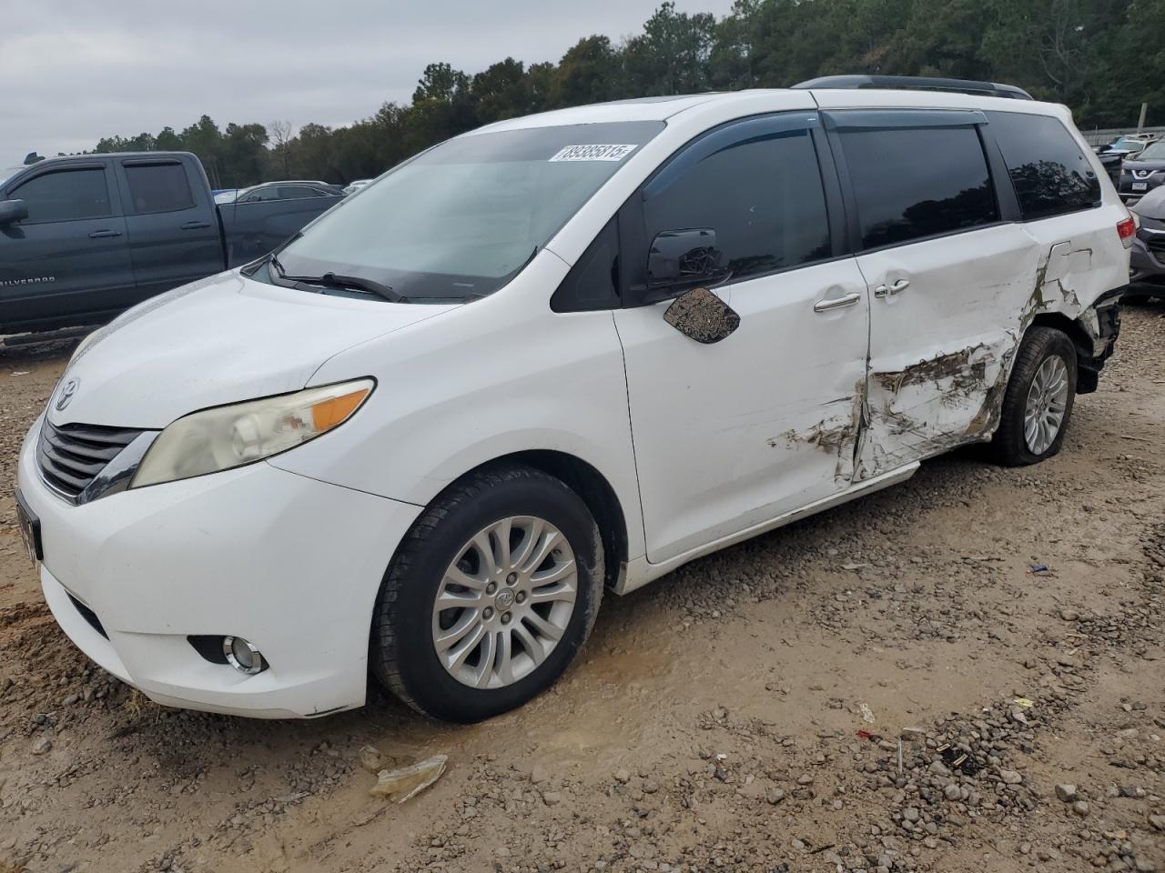 TOYOTA SIENNA XLE 2014