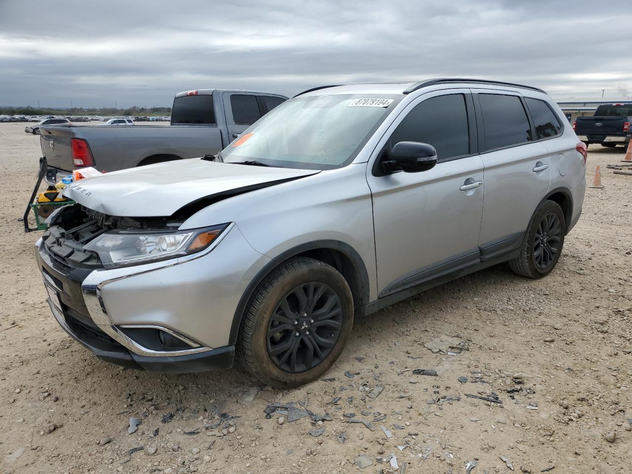 MITSUBISHI OUTLANDER 2018