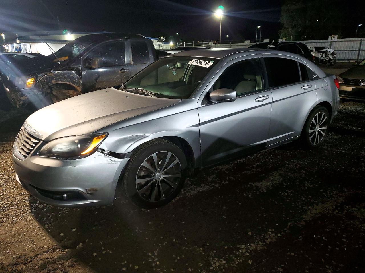 CHRYSLER 200 2013