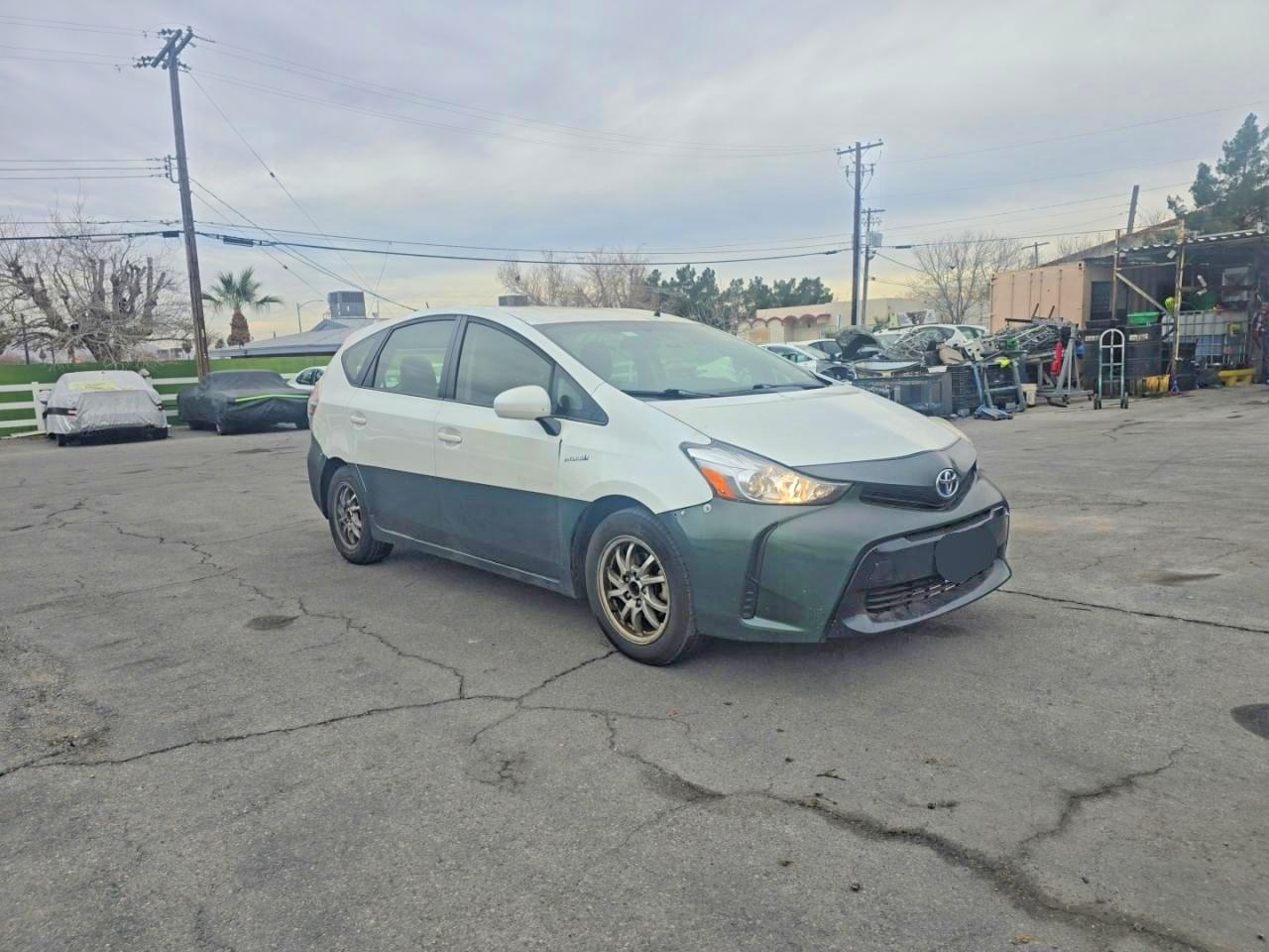 TOYOTA PRIUS V 2016
