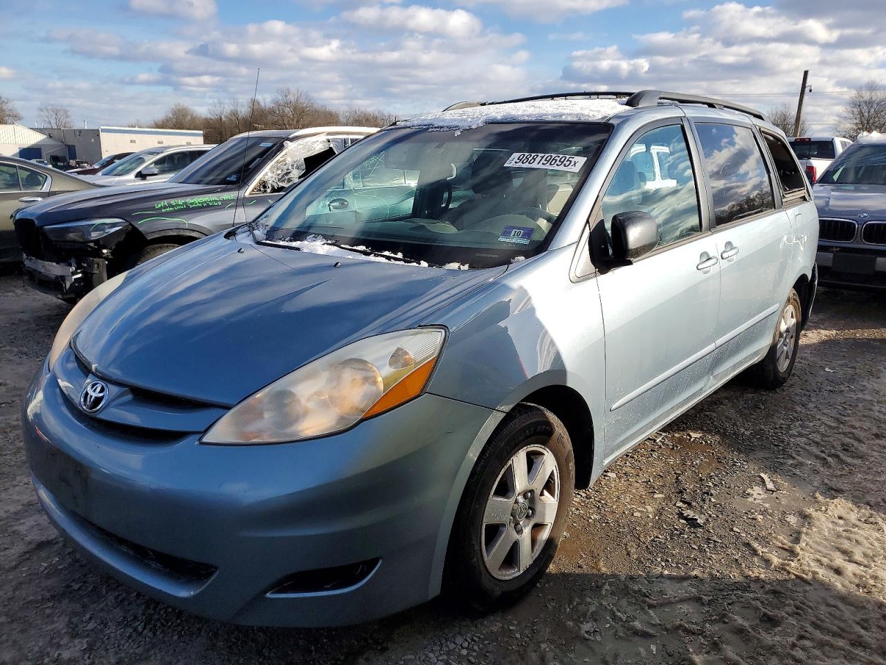 TOYOTA SIENNA CE 2010