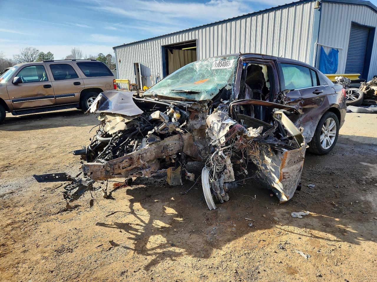 CHRYSLER 200 2013