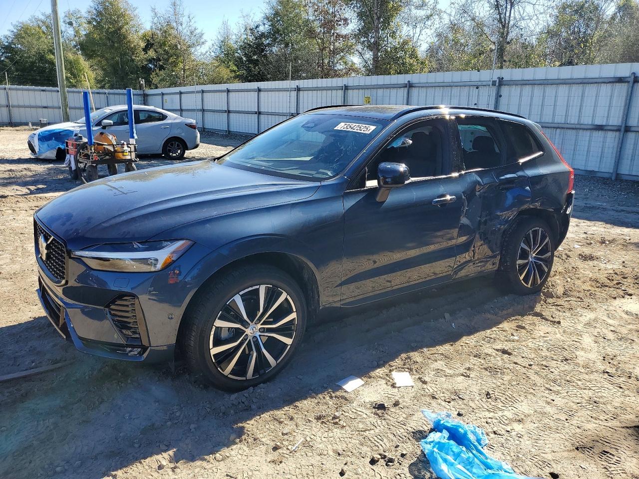 VOLVO XC60 PLUS 2024