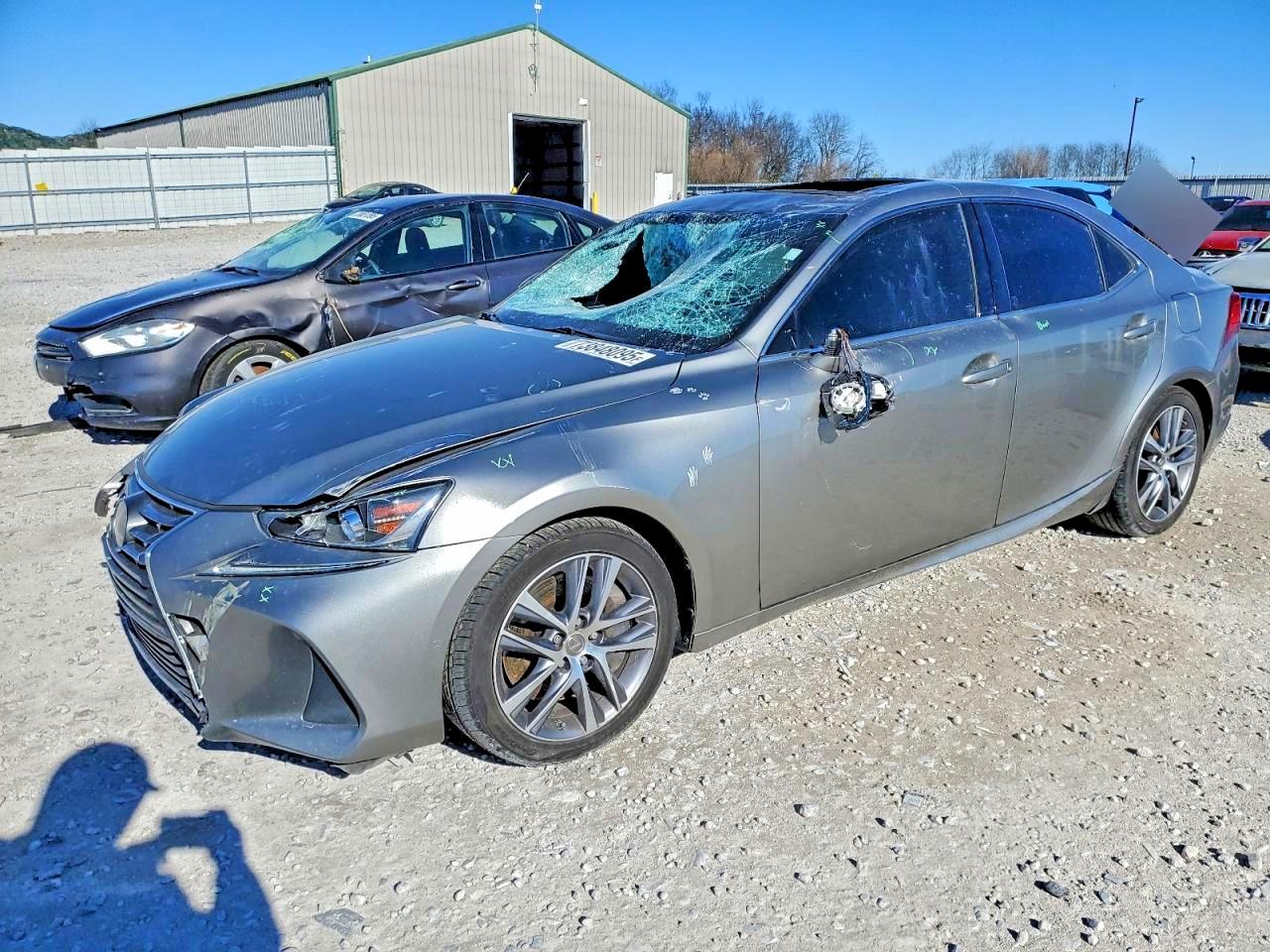 LEXUS IS 2019