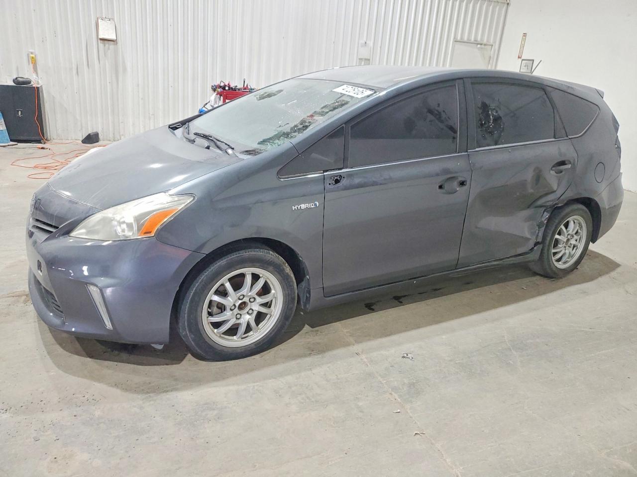TOYOTA PRIUS V 2014