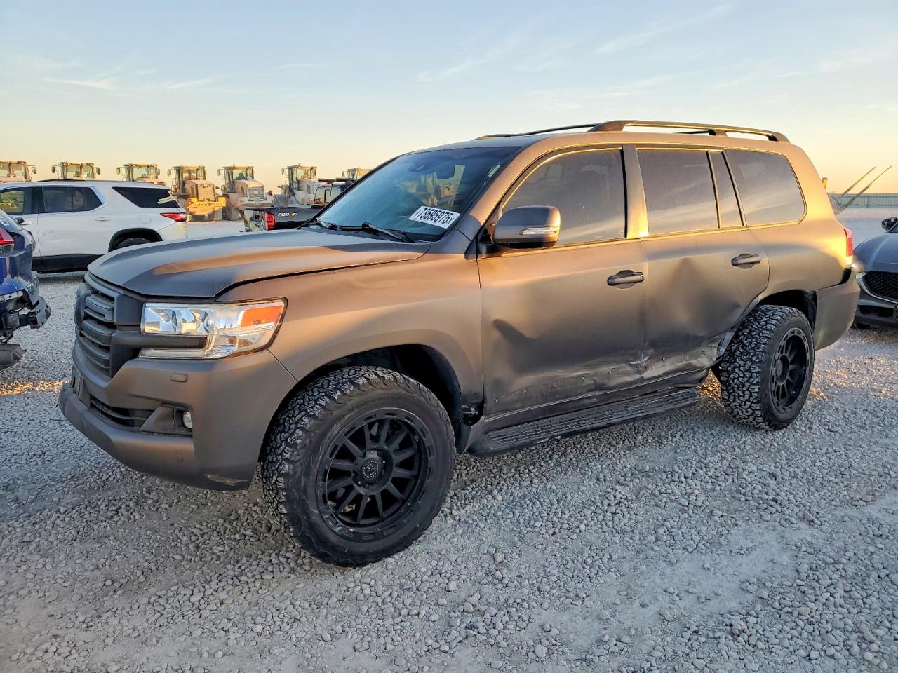 TOYOTA LAND CRUISER 2016