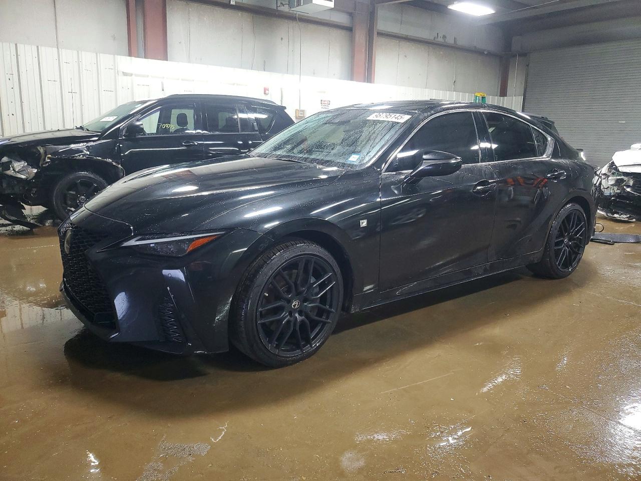 LEXUS IS 2021