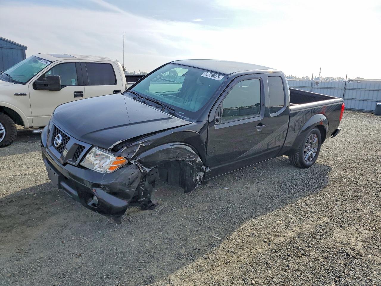 NISSAN FRONTIER 2012