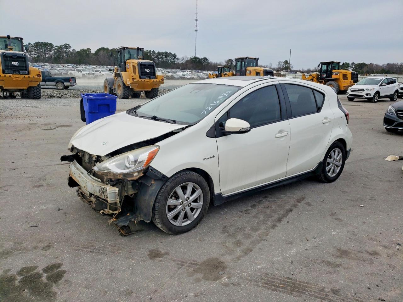 TOYOTA PRIUS C 2017