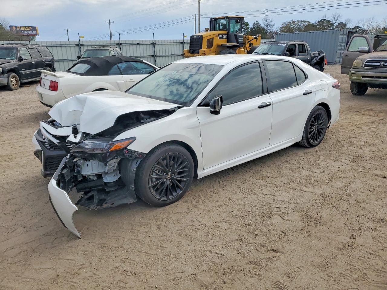 TOYOTA CAMRY NIGH 2022