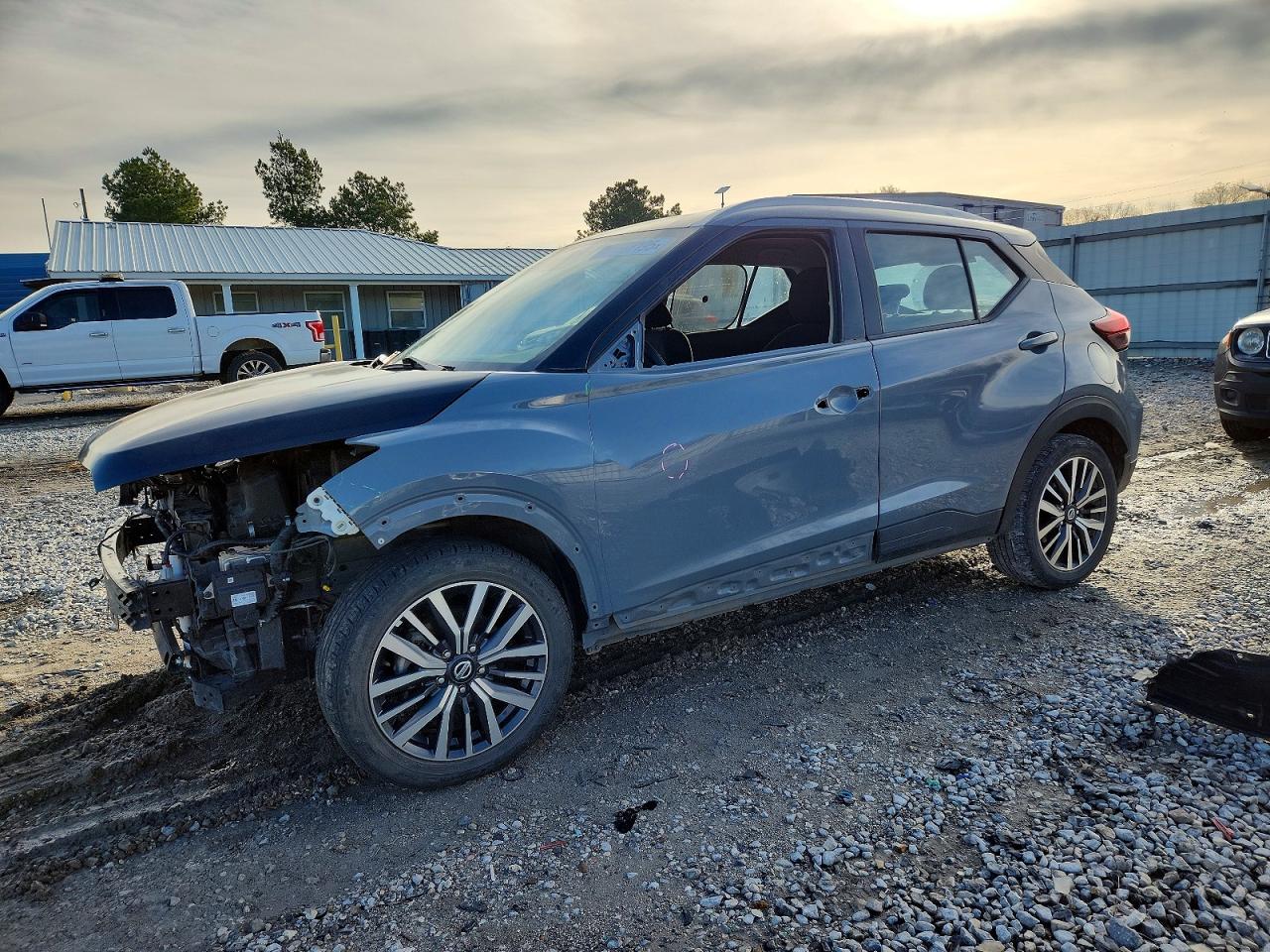 NISSAN KICKS 2021