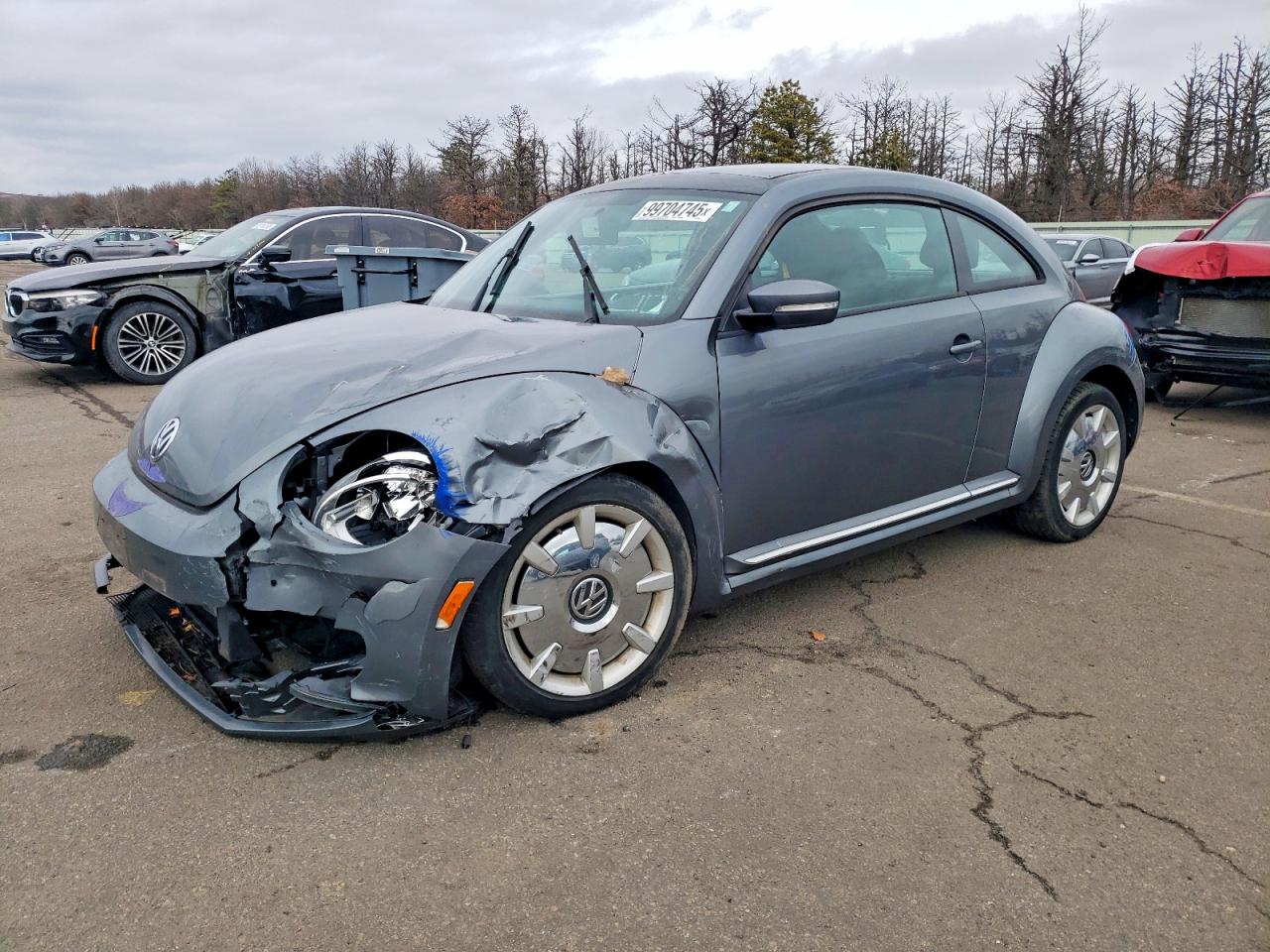 VOLKSWAGEN BEETLE 2013