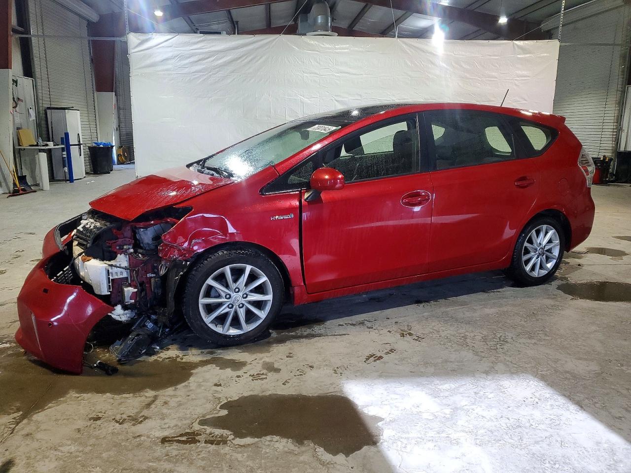 TOYOTA PRIUS V 2013
