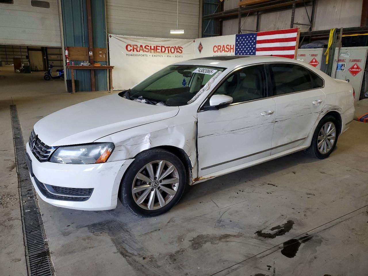 VOLKSWAGEN PASSAT 2012